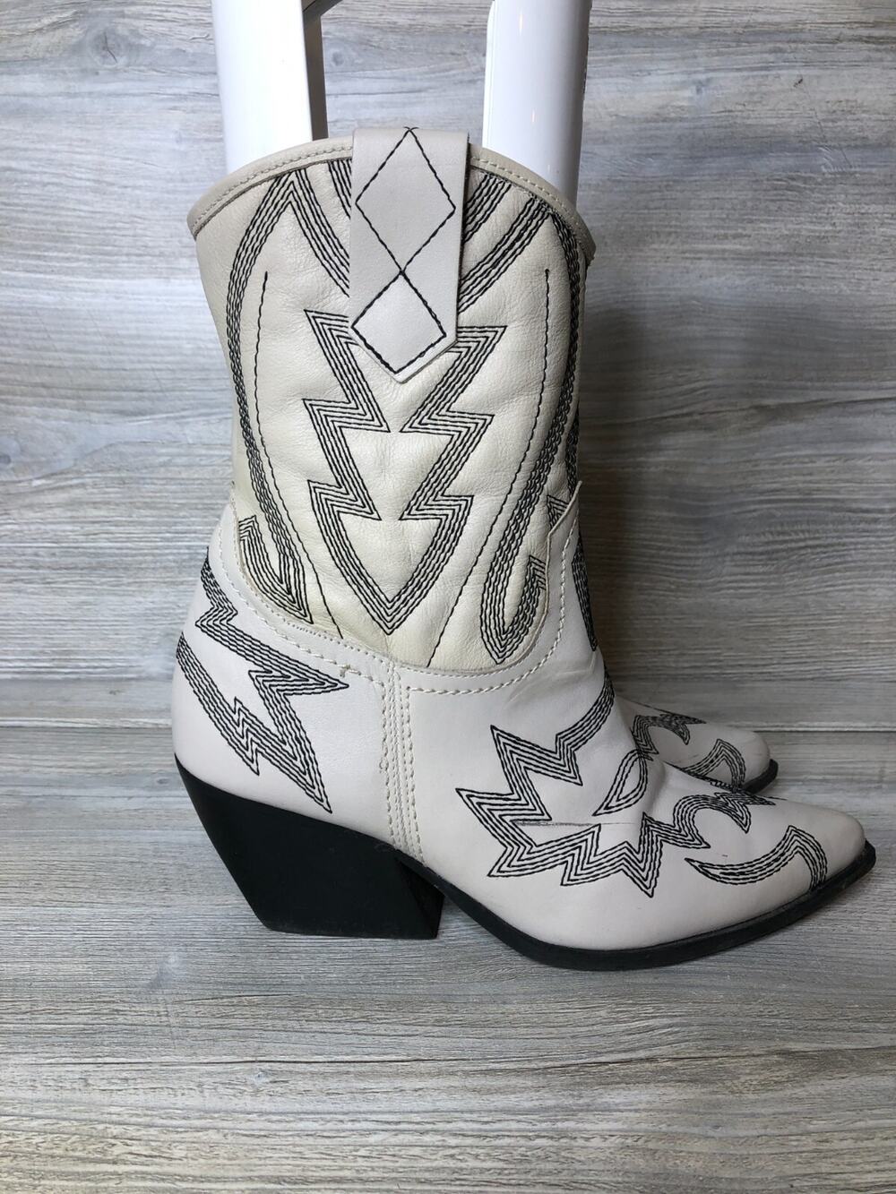 Steve Madden Cowboy Western Boots Womens Size 9M White